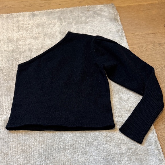 Stylish Off-Shoulder Black Sweater - Picture 1 of 6